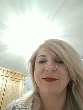 AhlyssaLove1155 online show from July 2026 07:39:01 PM