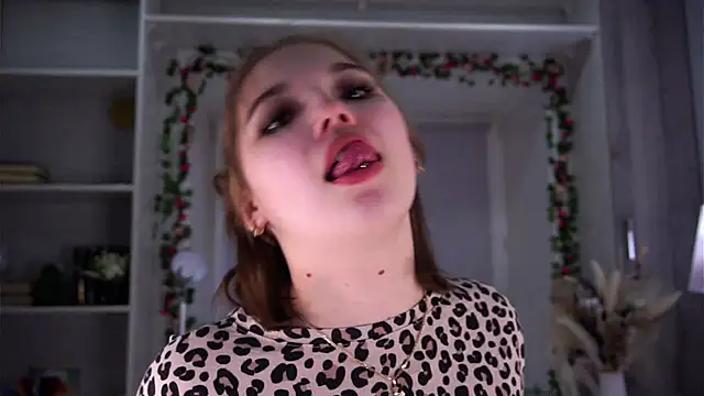 Snapshot of SolBurri chatting on December 2025 02:50:01 AM SolBurri online show from December 2025 02:50:01 AM