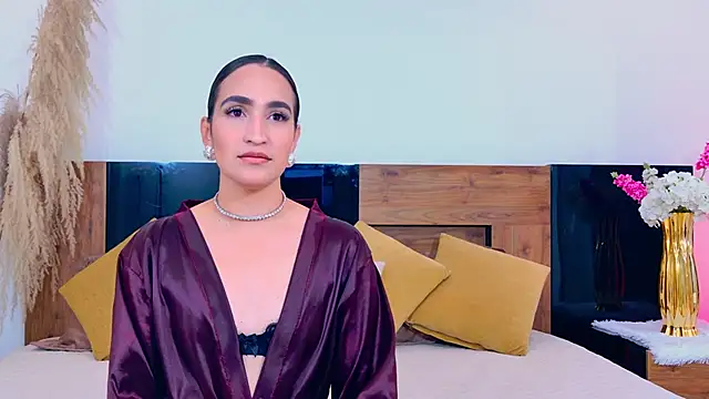 LucyHanks online show from May 2026 01:38:01 PM