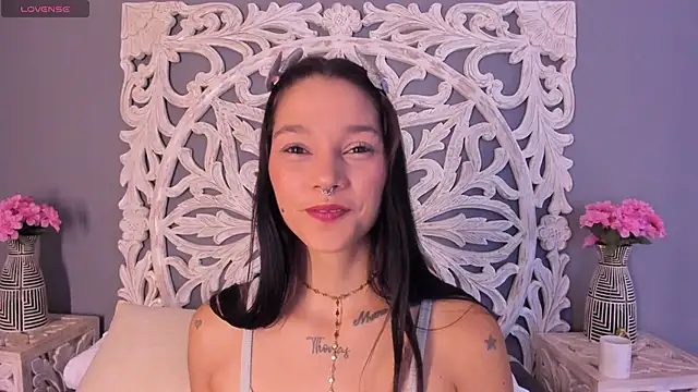 loraineblake online show from December 2025 01:08:01 PM