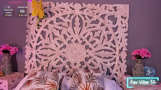 loraineblake online show from February 2026 01:16:01 PM