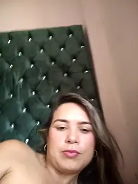 Snapshot of Charlott_smi chatting on January 2026 05:27:02 PM Charlott smi online show from January 2026 05:27:02 PM