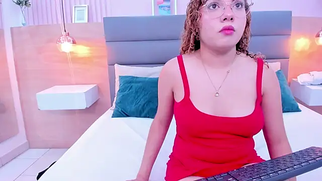 Snapshot of abril_dolly chatting on December 2025 12:22:02 PM abril dolly online show from December 2025 12:22:02 PM