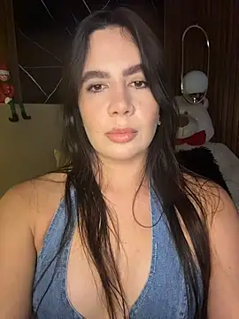 Snapshot of ValentinaEliot chatting on December 2025 01:33:01 AM ValentinaEliot online show from December 2025 01:33:01 AM