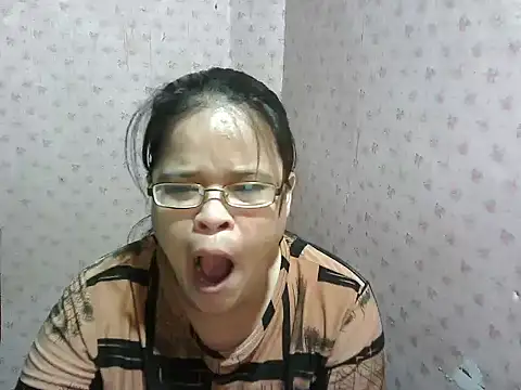 Snapshot of Hotty_babe23 chatting on December 2025 04:12:02 PM Hotty babe23 online show from December 2025 04:12:02 PM