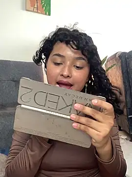 ladulcemary  online show from April 2026 07:11:02 PM