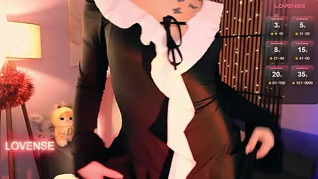 Snapshot of AprilFarrowy chatting on January 2026 08:13:02 PM AprilFarrowy online show from January 2026 08:13:02 PM