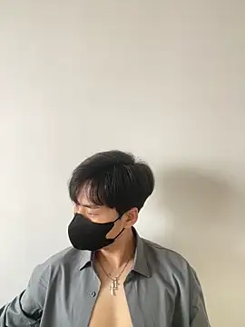 Snapshot of kimze7 chatting on February 2026 05:05:02 AM kimze7 online show from February 2026 05:05:02 AM