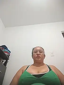 Nini Love  online show from February 2026 09:46:02 PM