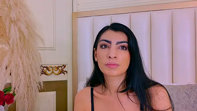NinnaPiers online show from April 2026 11:13:02 AM