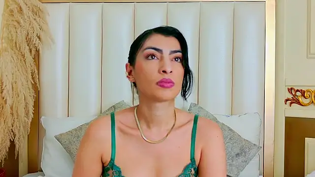 NinnaPiers online show from July 2026 11:49:02 AM