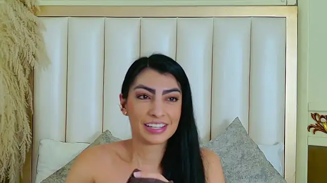 NinnaPiers online show from July 2026 11:34:01 AM