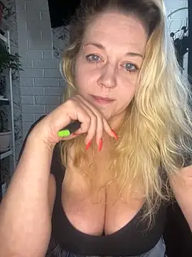 Snapshot of JenniferCarmen chatting on April 2026 02:51:02 AM JenniferCarmen online show from April 2026 02:51:02 AM