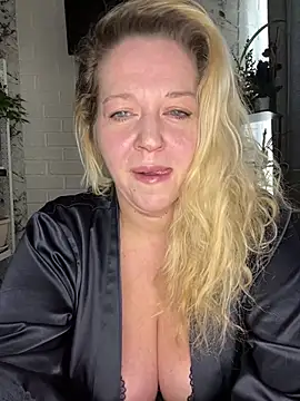 Snapshot of JenniferCarmen chatting on April 2026 02:09:01 AM JenniferCarmen online show from April 2026 02:09:01 AM