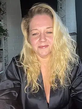 Snapshot of JenniferCarmen chatting on May 2026 07:57:02 AM JenniferCarmen online show from May 2026 07:57:02 AM