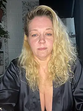 Snapshot of JenniferCarmen chatting on May 2026 02:07:02 AM JenniferCarmen online show from May 2026 02:07:02 AM