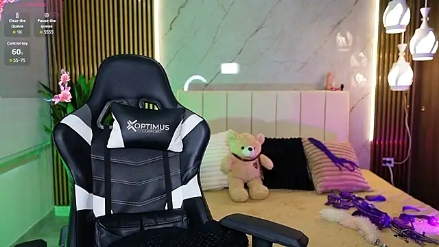 Snapshot of Lyra_Black_ chatting on January 2026 03:25:02 PM Lyra Black online show from January 2026 03:25:02 PM