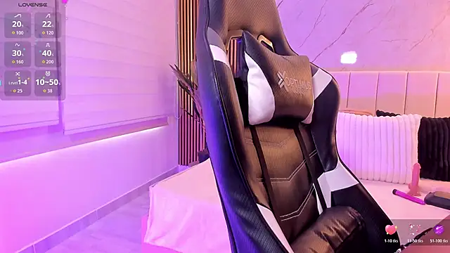 Snapshot of Lyra_Black_ chatting on February 2026 02:53:02 PM Lyra Black online show from February 2026 02:53:02 PM