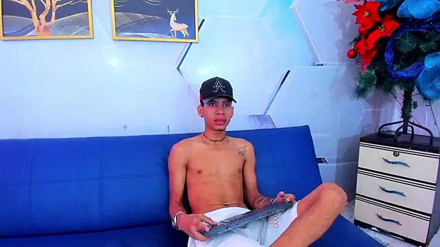 Snapshot of Alex_jeins_at chatting on December 2025 02:03:01 PM Alex jeins at online show from December 2025 02:03:01 PM