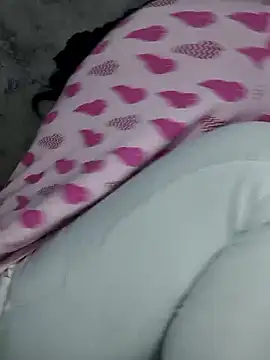 Snapshot of SubmissiveKaur chatting on January 2026 03:53:01 AM SubmissiveKaur online show from January 2026 03:53:01 AM