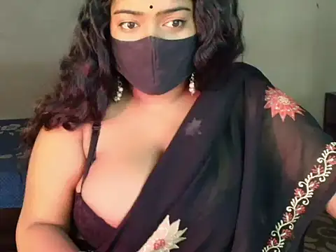 Snapshot of HEZALNUT chatting on February 2026 02:12:02 AM HEZALNUT online show from February 2026 02:12:02 AM