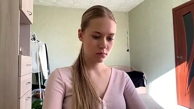 Snapshot of ZaidaSchwarten chatting on April 2026 02:10:01 PM ZaidaSchwarten online show from April 2026 02:10:01 PM
