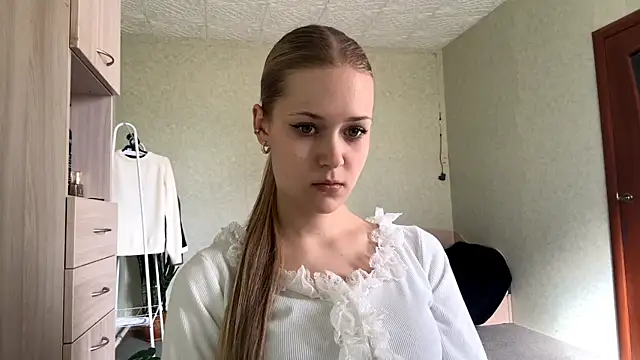 Snapshot of ZaidaSchwarten chatting on April 2026 02:03:02 PM ZaidaSchwarten online show from April 2026 02:03:02 PM