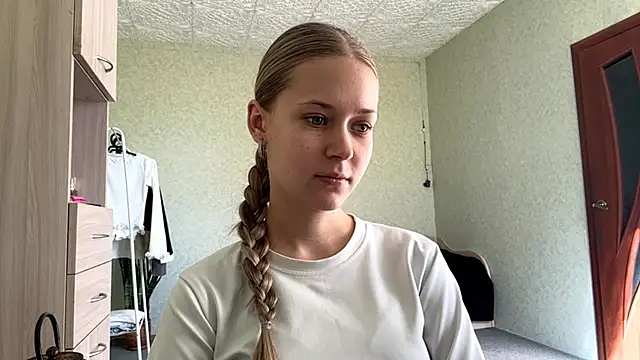 Snapshot of ZaidaSchwarten chatting on May 2026 02:22:01 PM ZaidaSchwarten online show from May 2026 02:22:01 PM