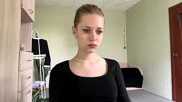 Snapshot of ZaidaSchwarten chatting on May 2026 01:06:01 PM ZaidaSchwarten online show from May 2026 01:06:01 PM