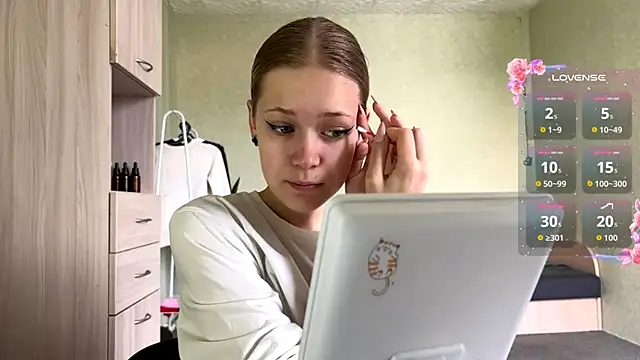 ZaidaSchwarten online show from July 2026 05:10:02 AM