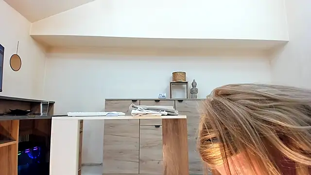 Snapshot of classy_medea chatting on February 2026 01:04:01 AM classy medea online show from February 2026 01:04:01 AM