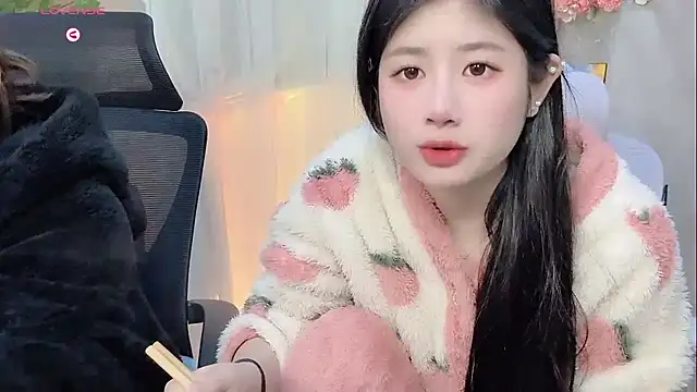 Yvonne-07 online show from December 2025 10:23:02 AM