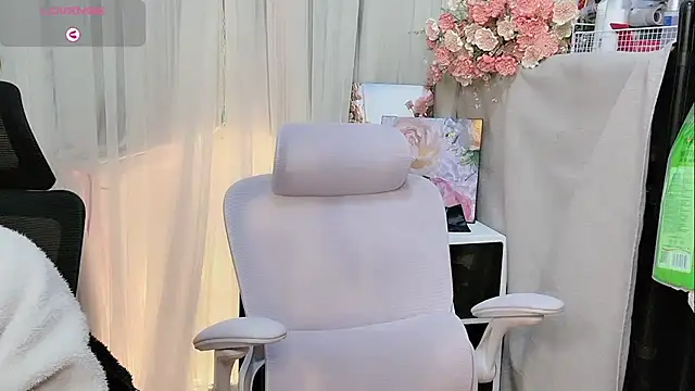 Yvonne-07 online show from January 2026 08:55:01 PM