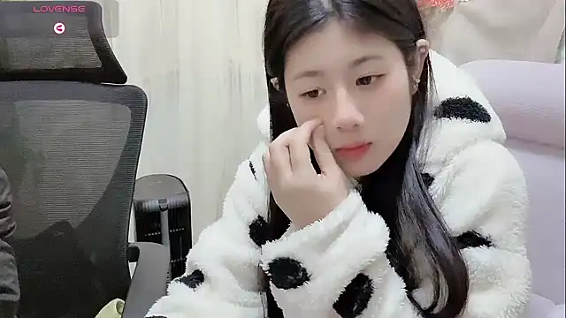 Yvonne-07 online show from January 2026 03:04:02 PM