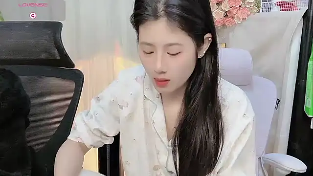 Yvonne-07 online show from January 2026 09:09:02 PM