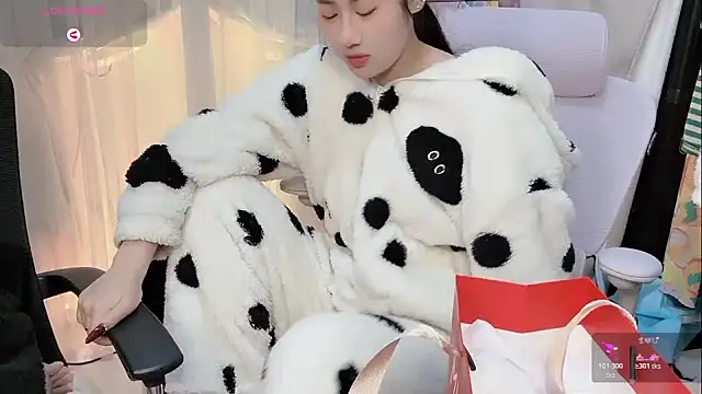 Yvonne-07 online show from January 2026 09:13:01 PM