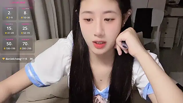Yvonne-07 online show from May 2026 04:58:02 PM