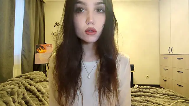 Qwami Amie online show from December 2025 05:47:01 AM