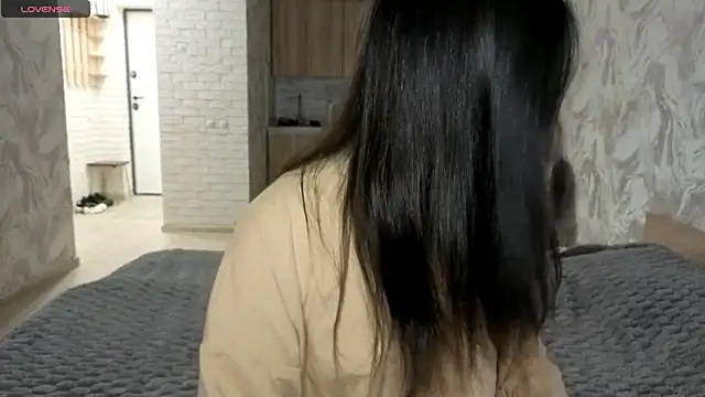 Qwami Amie online show from May 2026 03:02:01 AM