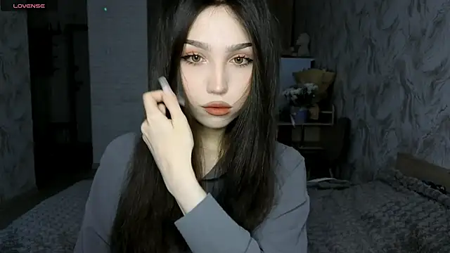 Qwami Amie online show from May 2026 04:52:02 AM