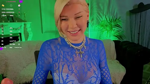 Snapshot of Lindsi_Luvviv chatting on April 2026 04:34:02 PM Lindsi Luvviv online show from April 2026 04:34:02 PM