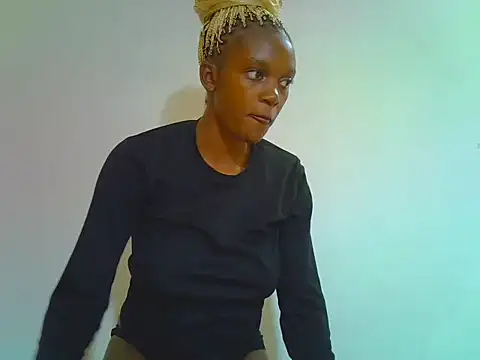 Snapshot of PetiteDoll_06 chatting on April 2026 11:01:01 AM PetiteDoll 06 online show from April 2026 11:01:01 AM