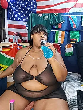 ChoklitBerryXX online show from June 2026 08:24:02 PM