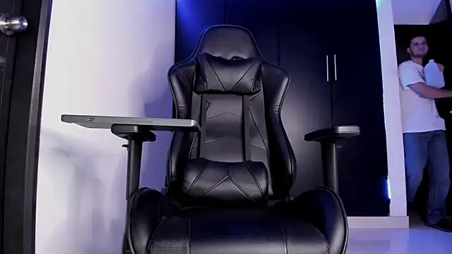 Liam Mateo online show from February 2026 02:53:01 AM