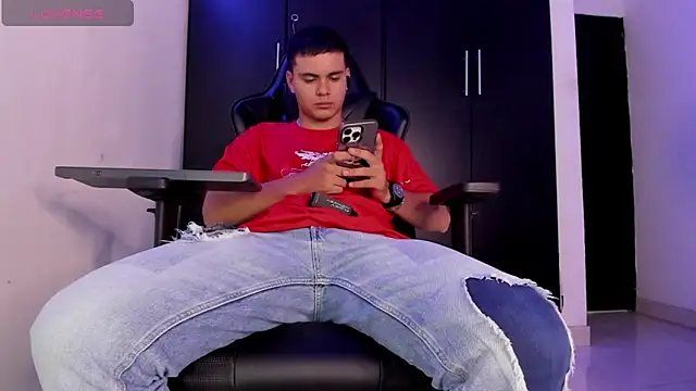 Liam Mateo online show from April 2026 02:27:02 AM