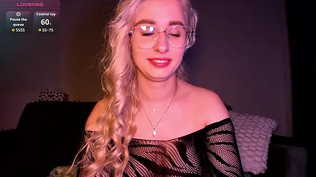 Snapshot of JessyyJ chatting on February 2026 08:25:01 PM JessyyJ online show from February 2026 08:25:01 PM