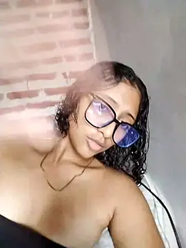 Snapshot of SweetEmxxx chatting on February 2026 08:23:02 PM SweetEmxxx online show from February 2026 08:23:02 PM