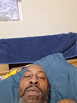 Snapshot of Rizzle9800 chatting on December 2025 01:27:01 PM Rizzle9800 online show from December 2025 01:27:01 PM