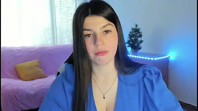 Snapshot of KisaModel chatting on December 2025 08:10:01 AM KisaModel online show from December 2025 08:10:01 AM