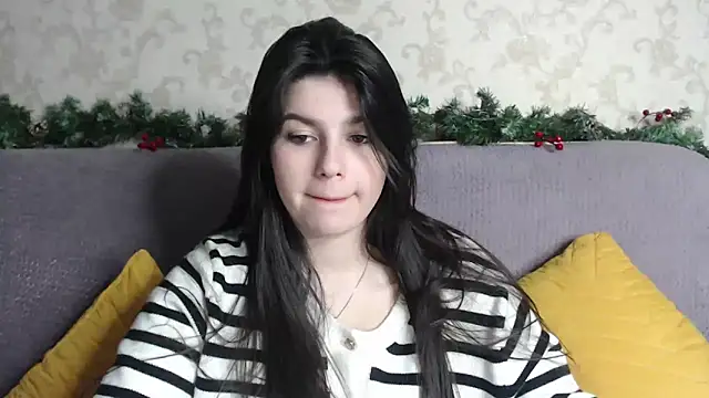 Snapshot of KisaModel chatting on February 2026 09:35:02 PM KisaModel online show from February 2026 09:35:02 PM